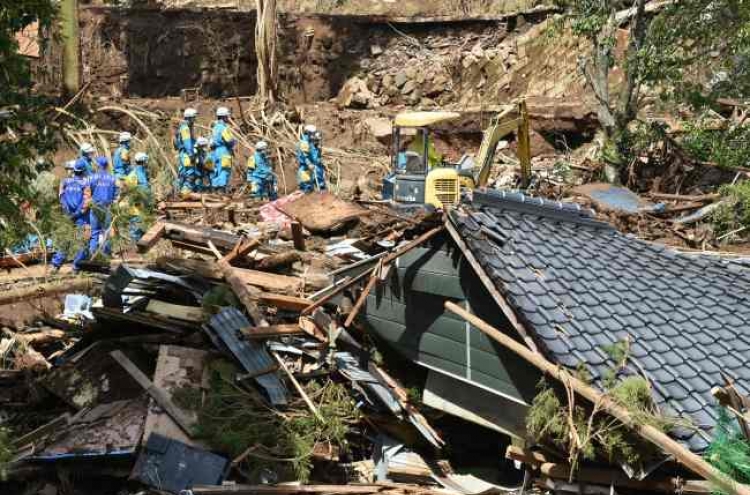 180,000 people seeking shelter after twin quakes hit Japan