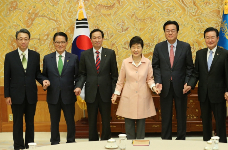 Park agrees to regularly meet party leaders