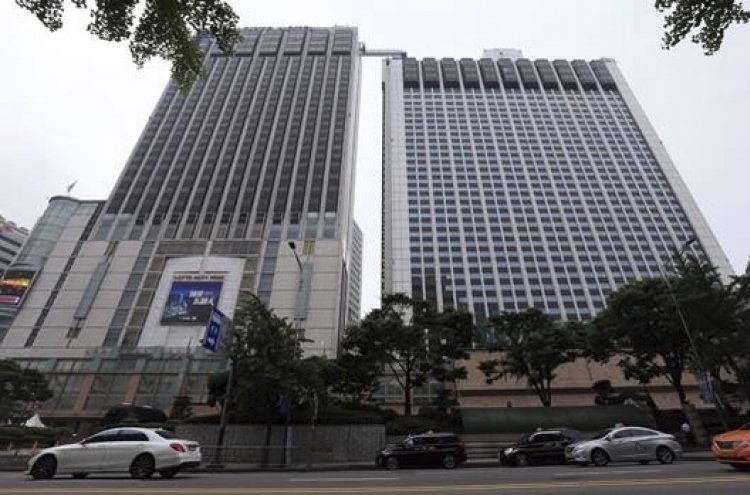 Amid growing uncertainty Hotel Lotte delays IPO