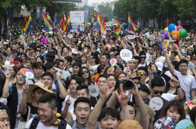 [From the scene] Thousands march through central Seoul in pride parade