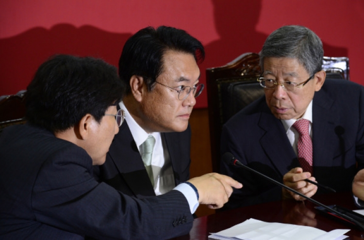 Saenuri readmits defectors