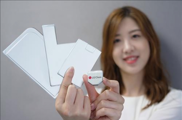 LG Chem boasts tech prowess with thin battery