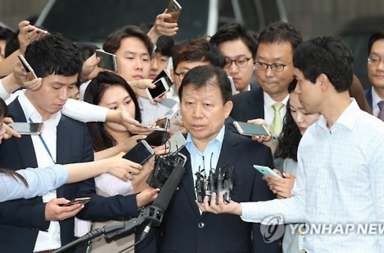 Ex-chief of Daewoo Shipbuilding summoned over company's accounting fraud