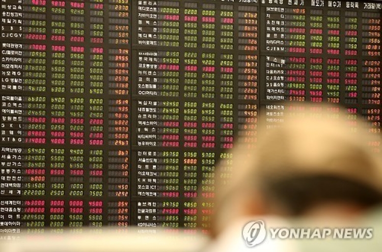 Korean shares open lower on institutional selling