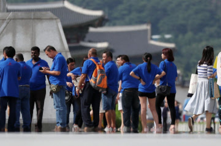 S. Korea's tourism deficit edges up this year