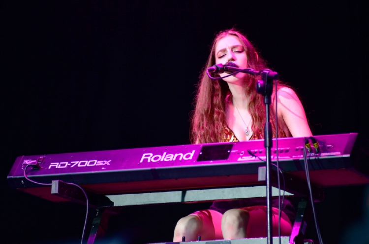 [Herald Interview] Birdy, somewhere between rebel and good girl