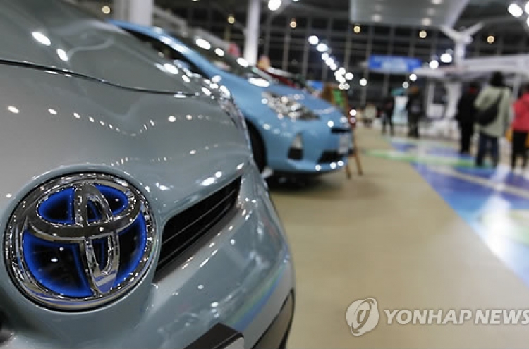 Toyota recalls 6,200 cars for defective airbags