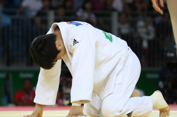 Two South Korean judokas knocked out early