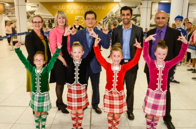 First-ever Korean chartered flight lands in Scotland