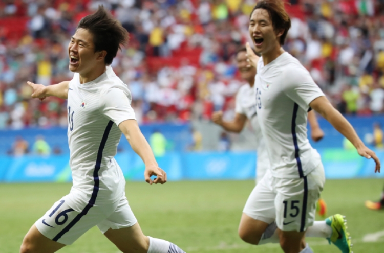 Korea reach men's football quarters with win over Mexico