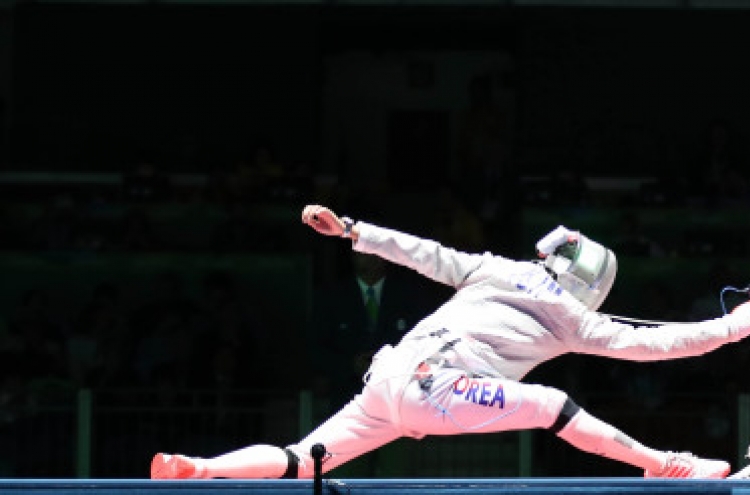 Korean Kim Jung-hwan wins fencing bronze