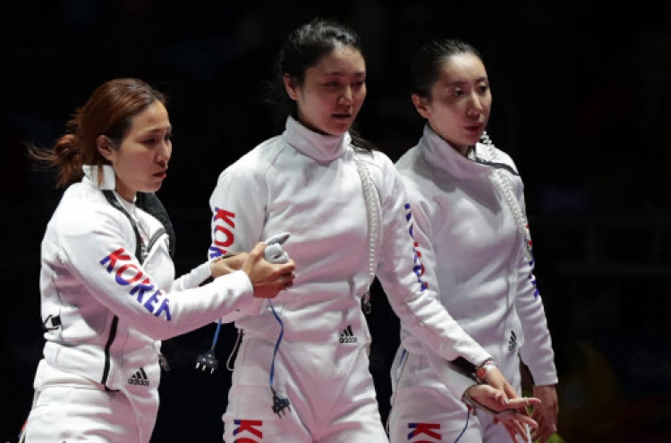 Korean women's epee fencing team eliminated after one match