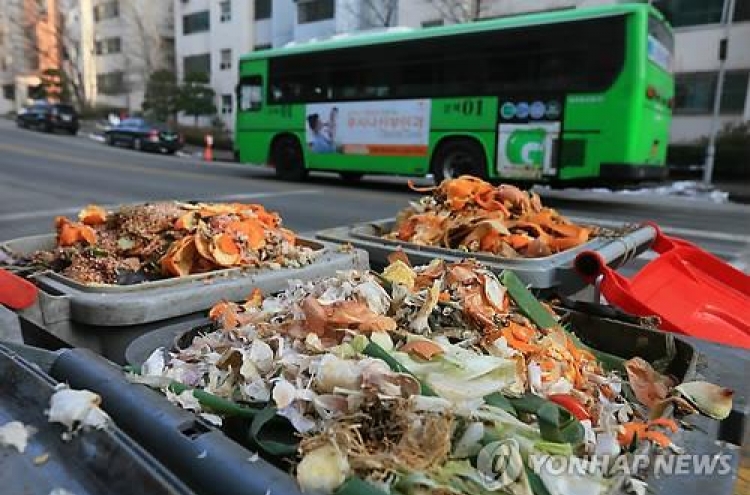 [FEATURE] Seoul struggles to stamp out bad summer smells