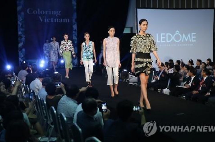 K-fashion shop opens on Southeast Asia's top fashion portal