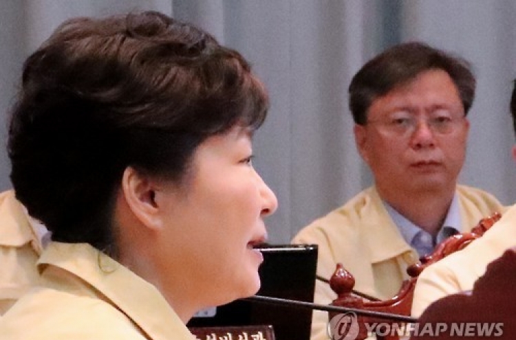 Park’s approval rating unshaken by aide scandal