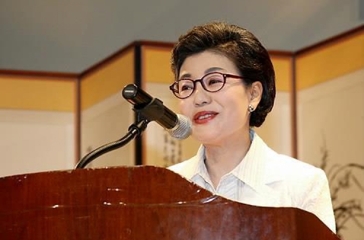 Special inspector seeks investigation into President Park's estranged sister