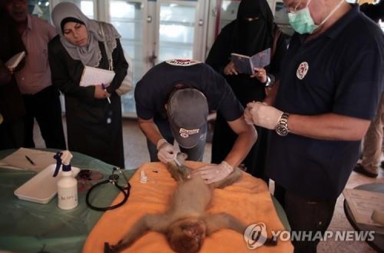 '세계 최악의 동물원'…팔레스타인 동물원의 굶주린 동물 구하기