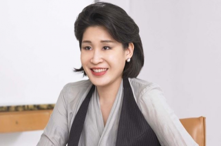 Shinsegae Department Store head Chung Yoo-kyung eyes W2tr club