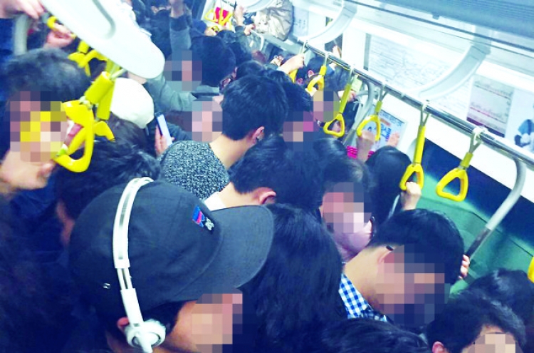 [FEATURE] Doubts raised over subway sexual harrassment crackdown
