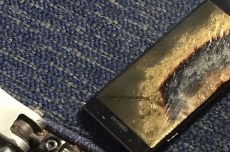 US flight evacuated after another Samsung phone fire