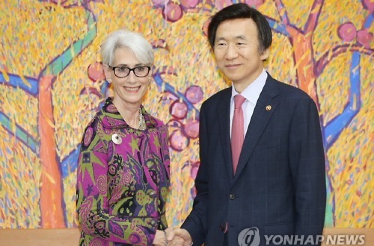 Foreign Minister Yun holds talks with Clinton camp's diplomacy advisor Sherman