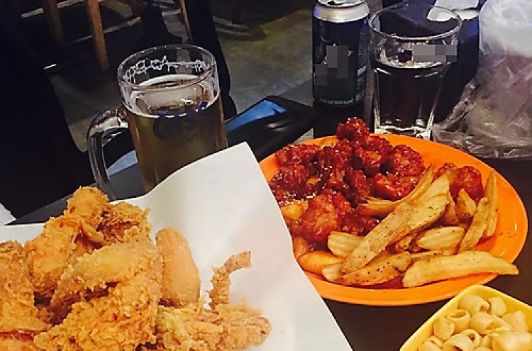 Korean municipality to treat 1,300 Chinese buyers to chicken-beer party