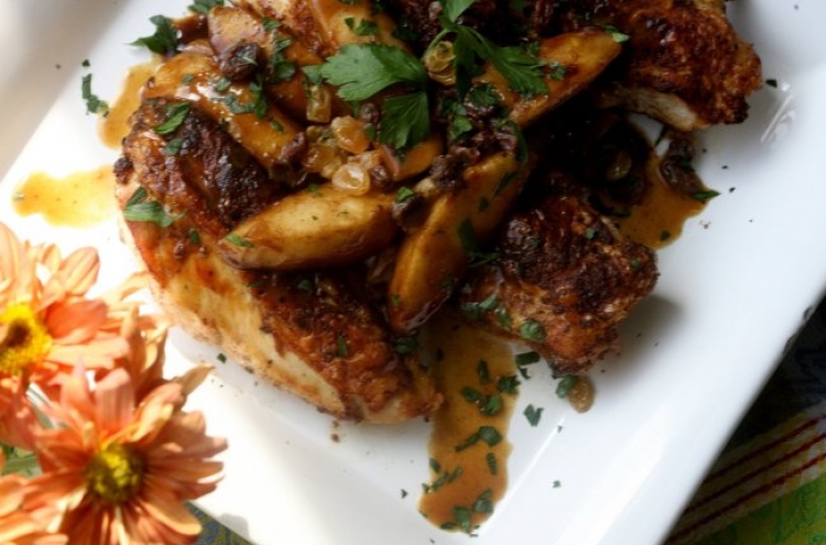 Chicken with cider and caramelized apples