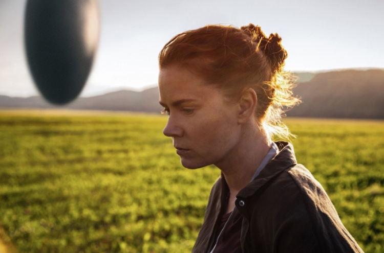 'Arrival' is Amy Adams' close encounter with aliens and conflict