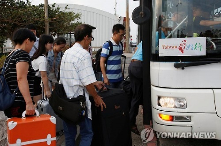 유커, 국경절 전후로 한국에서 카드 5천억 긁었다