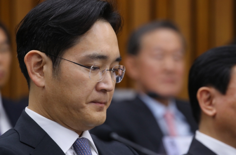 Lee Jae-yong put at center in largest hearing on chaebol　