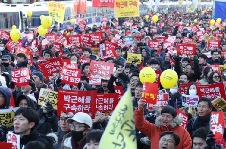 [From the scene] South Koreans celebrate Park’s impeachment in rally