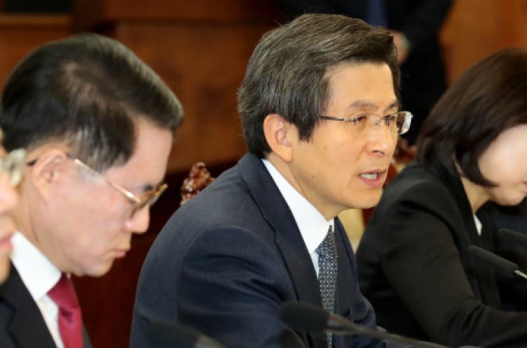 Hwang turns to domestic issues amid economic, bird flu fears