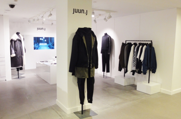 [Photo News] Juun.J at Harrods