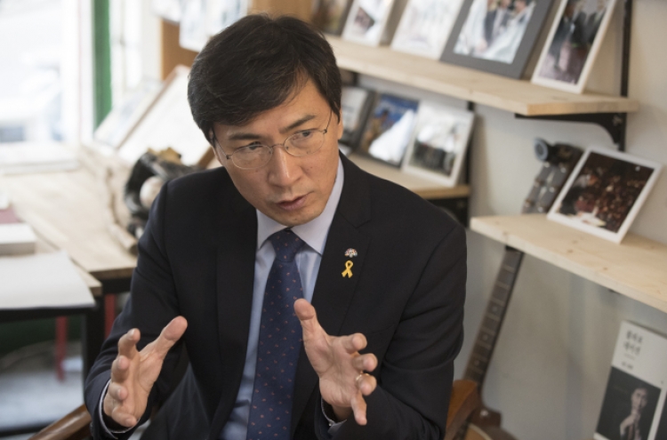 Gov. Ahn calls Ban's presidential ambition 'nonsensical'