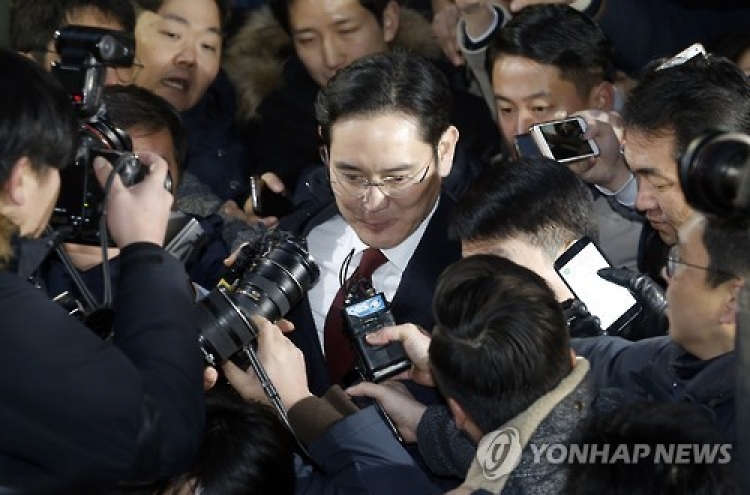 Snags emerge in Samsung's businesses as Lee quizzed in corruption scandal