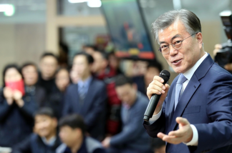 Moon maintains substantial lead in two-way contests with all