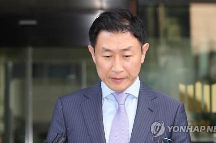 Former senior prosecutor gets jail term for bribery