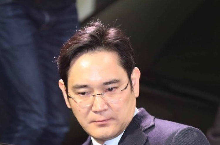Prosecutors again seek arrest for Samsung heir in corruption probe