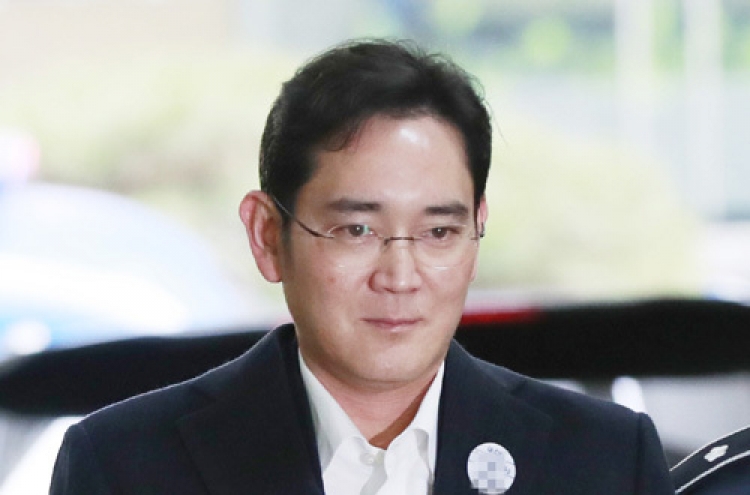 Samsung chief questioned for 2nd day on bribery charges