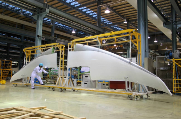 Korean Air building parts for B787 Dreamliner in Busan