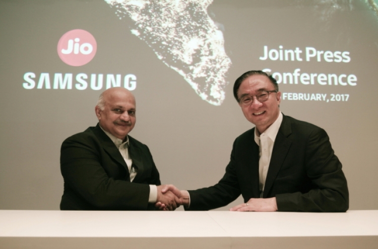 [MWC] Samsung, Reliance Jio to connect rural India