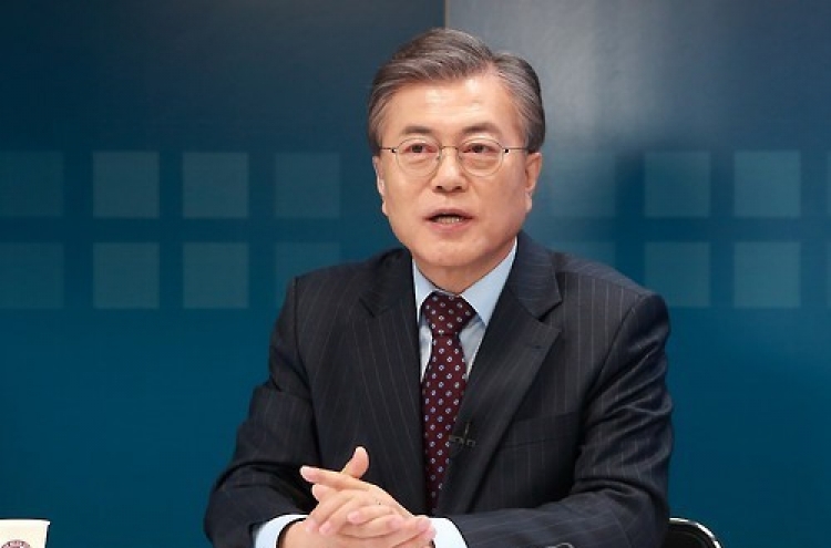 Moon stands as most favored presidential contender for 10th week