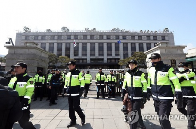 Police tighten security ahead of impeachment ruling