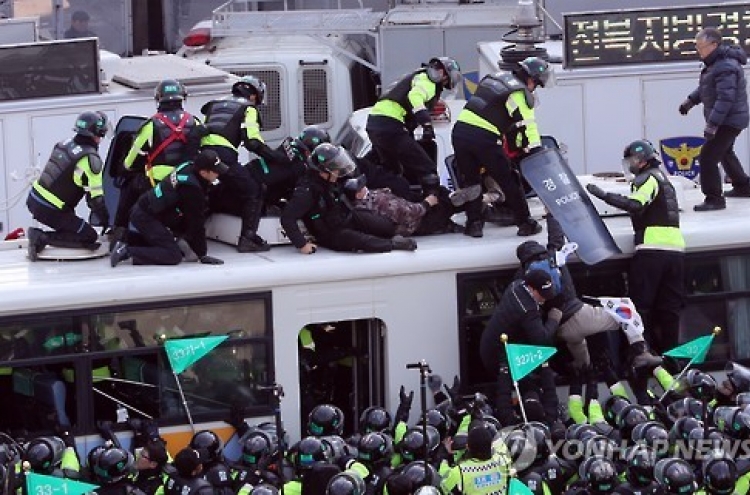 Pro-Park protesters arrested for attacking police, reporters