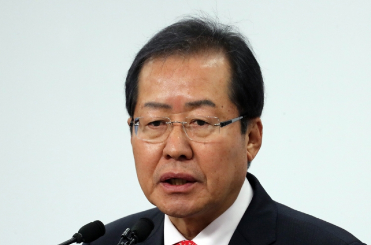 Hong steps up rhetoric against Moon