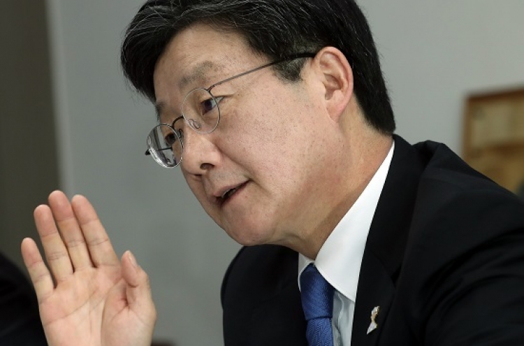 Presidential nominee Yoo says to meet Trump first if elected