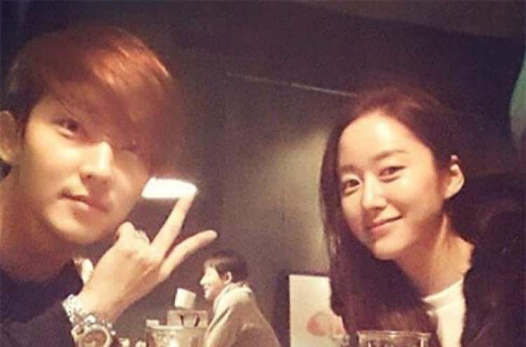 Actor Lee Joon-gi confirms relationship with actress Jeon Hye-bin