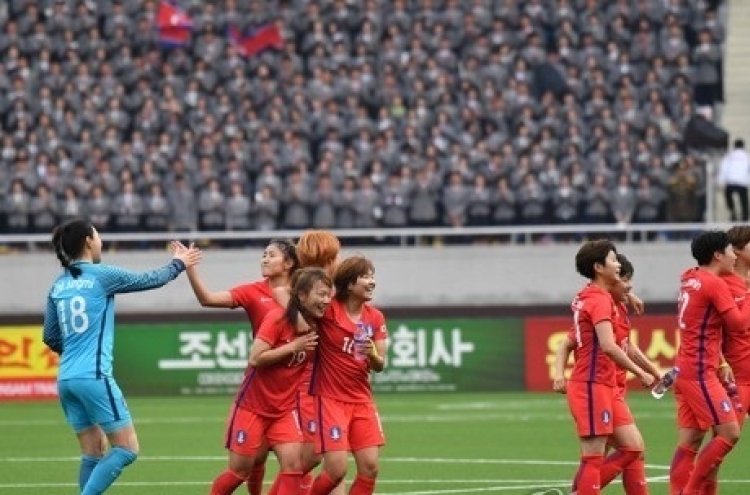 Korean women's football on verge of clinching Asian Cup spot