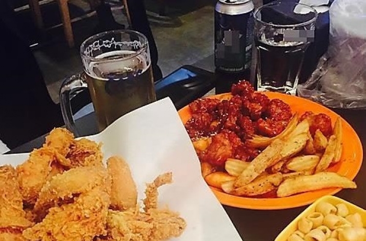 Fried chicken beats out 'jajangmyeon' noodles as Koreans' go-to soul food