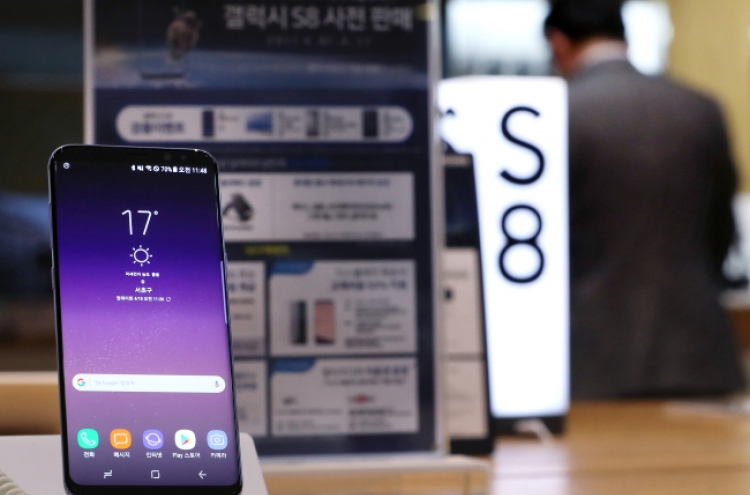Samsung resumes world’s top smartphone maker status